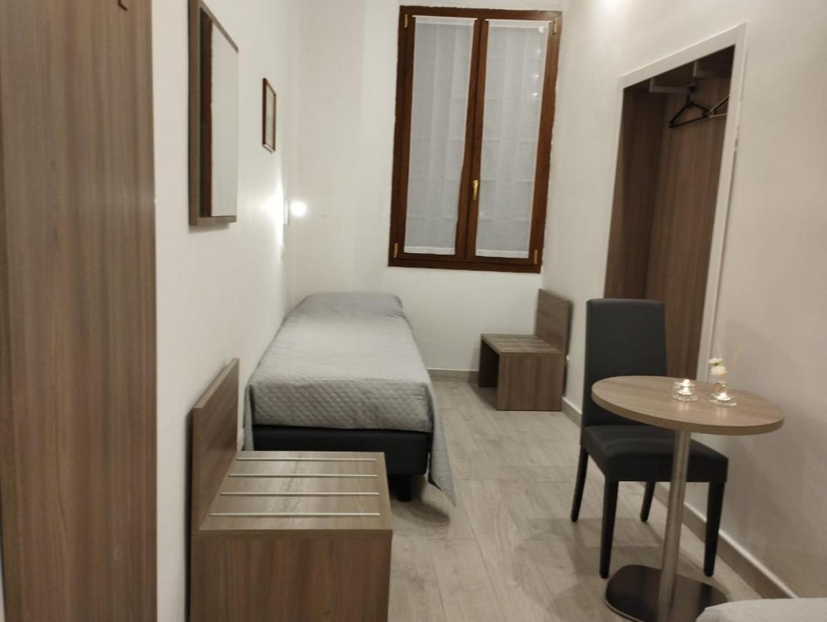 Holiday Rooms Florencia Exterior foto