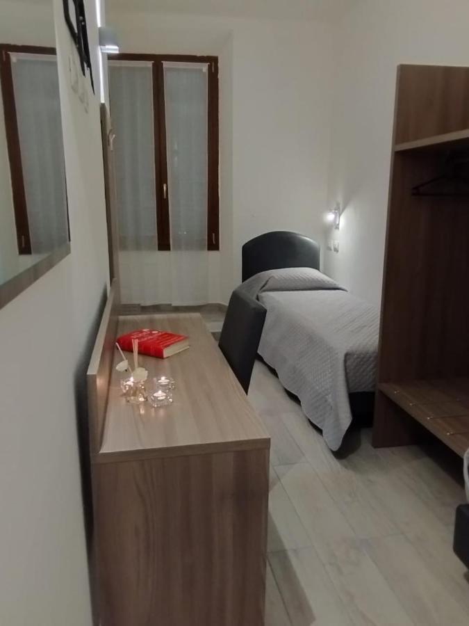 Holiday Rooms Florencia Exterior foto